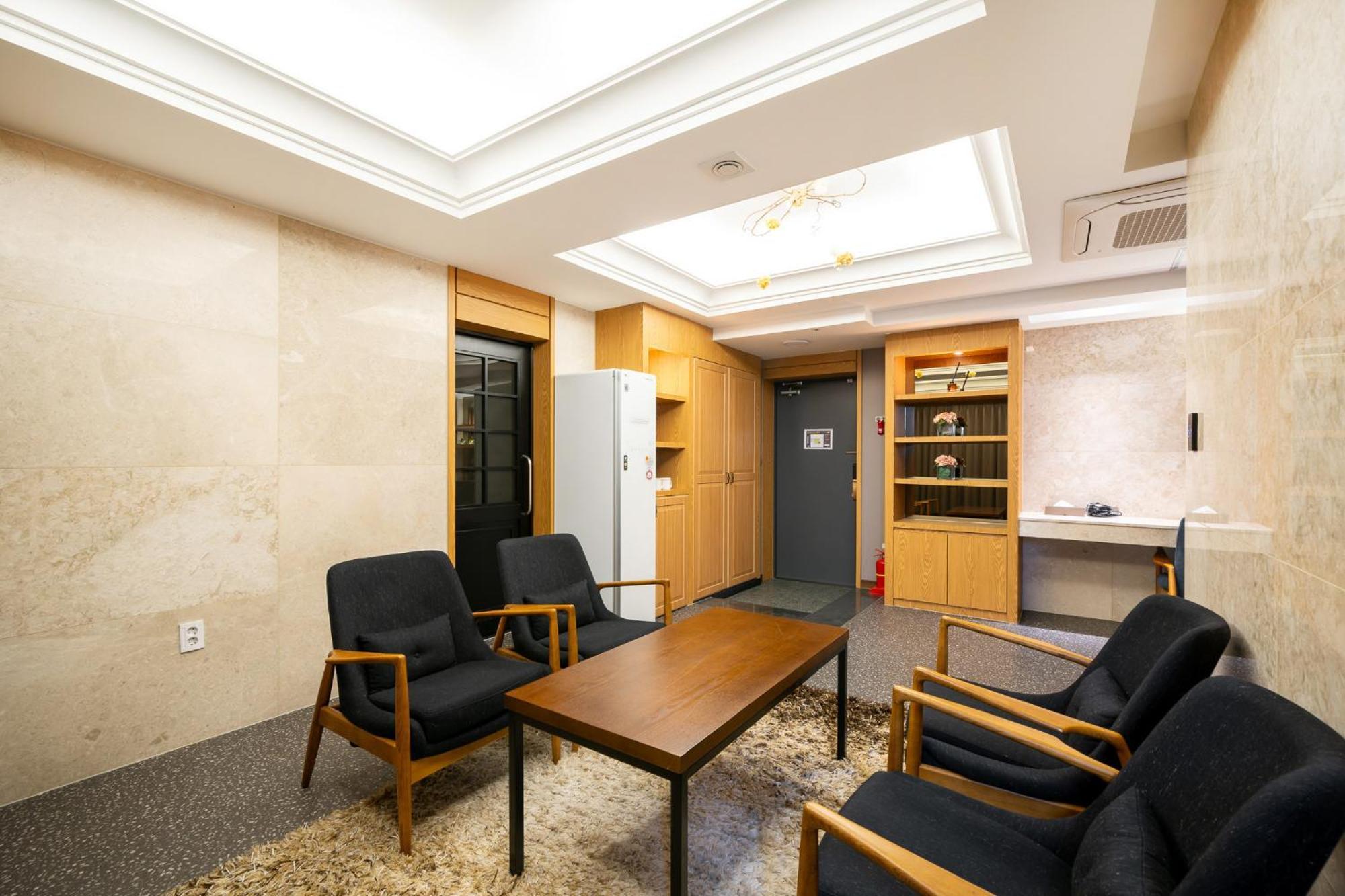 Hotel Artheim Gwangju Metropolitan City Exterior photo